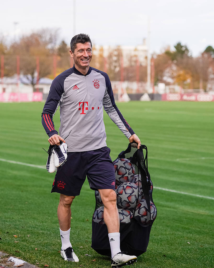 德天空：帕利尼亚已抵达伦敦，他希望本周代表热刺出战拜仁