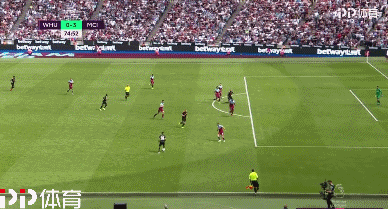 中超11月最佳阵容：法比奥、瓦科领衔，吴曦、王燊超入选