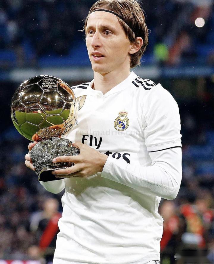 申花vs神户：米内罗、特谢拉首发，吴曦、马纳法出战